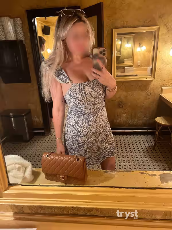 Escort/S&M Serena Lang in Austin, TX
