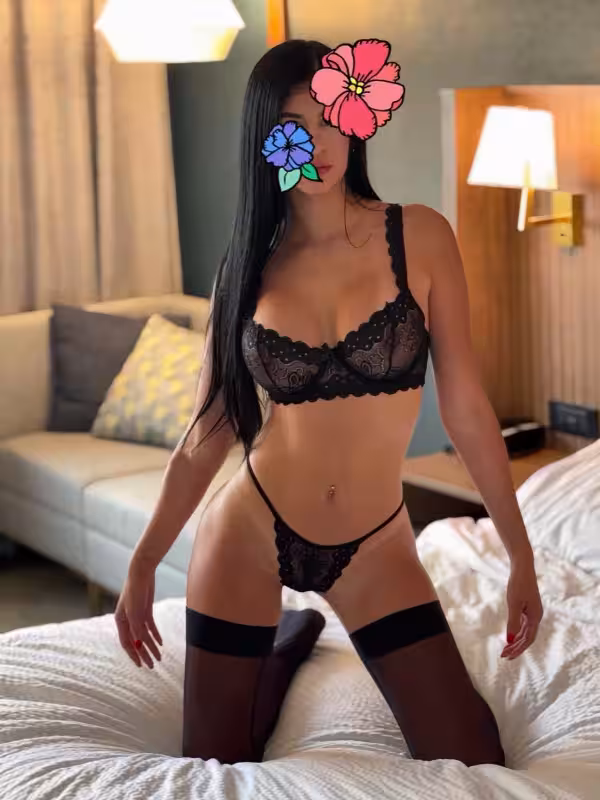 Isabella - Escort in Chicago, IL