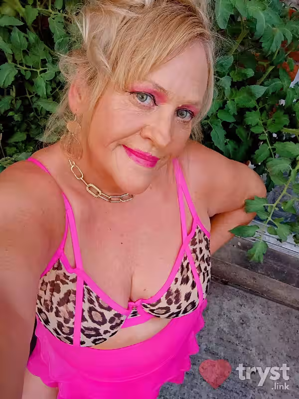 Kelley - Escort/Massage in Columbus, OH