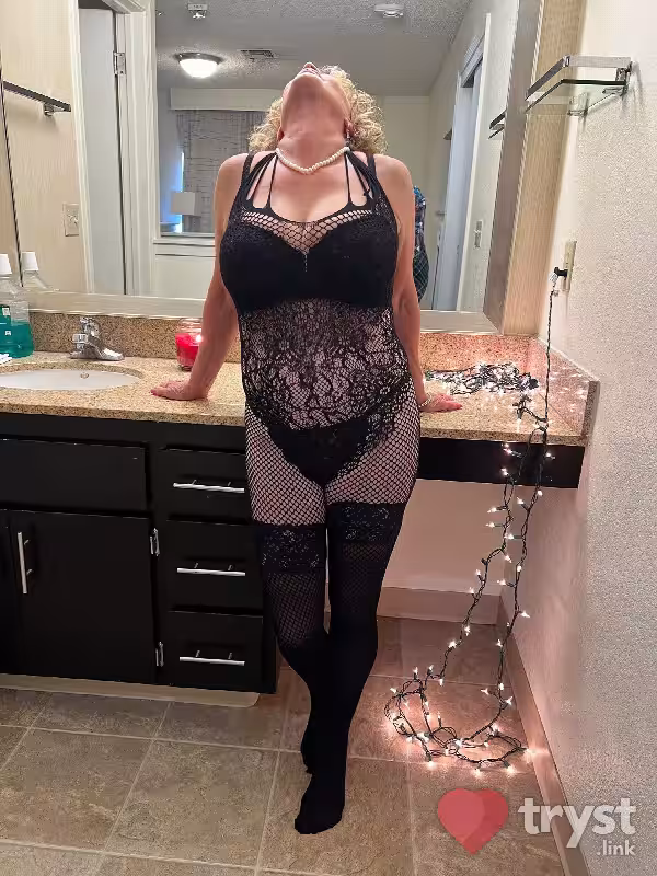 Escort/Massage Teddi in Corona, CA