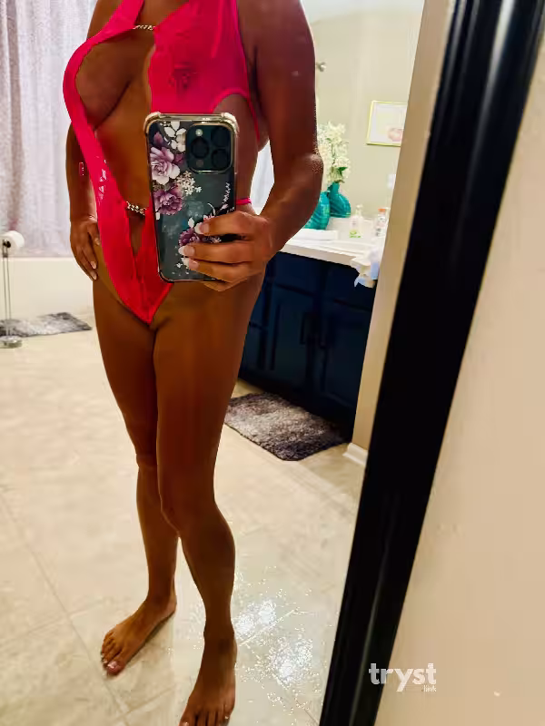 AbiGail - Escort in Des Moines, IA