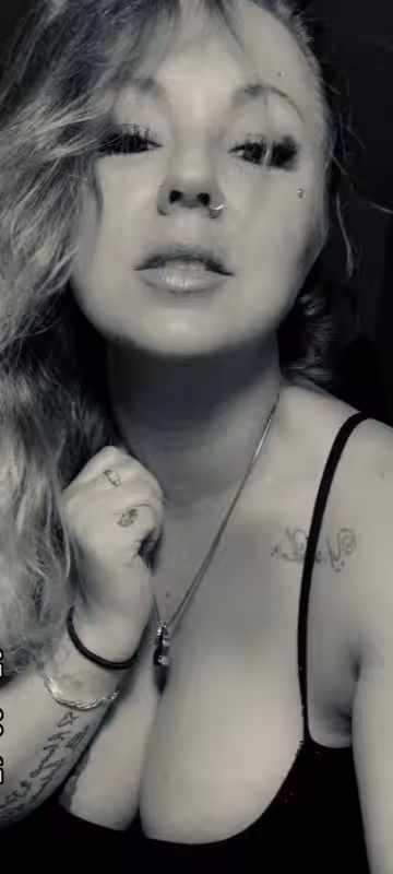Nichole / Hotassnikki