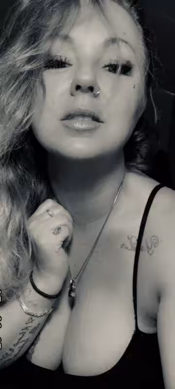 Nichole / Hotassnikki