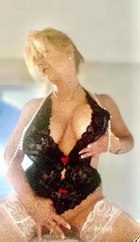 Escort Lauren Loveleigh in Houston, TX