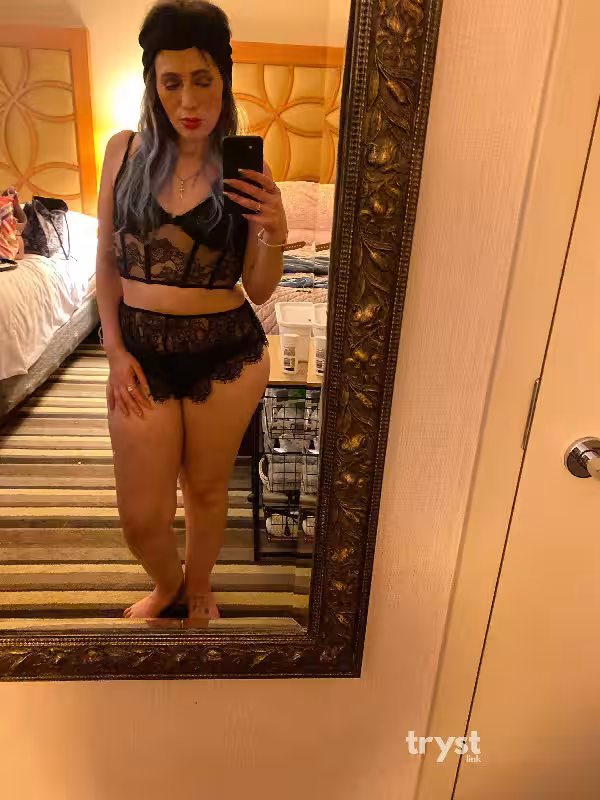Allie / Ellie - Escort/Massage in Minneapolis, MN