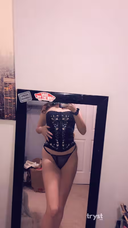 Selena - Escort/Massage in Minneapolis, MN