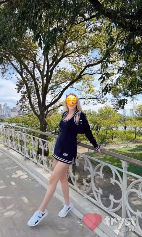 Amazing Lara and Belinda Mae