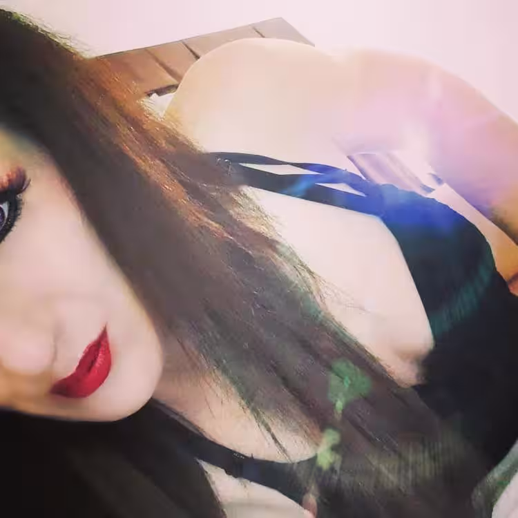 ValleyMiley / Vixen Violet - Escort in Sherman Oaks, CA