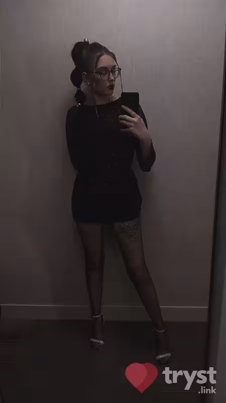 Lavender Noir - Escort in St. Louis, MO