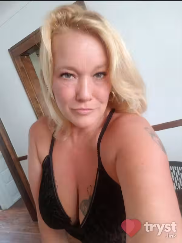 Shay - Escort/Massage in Toledo, OH